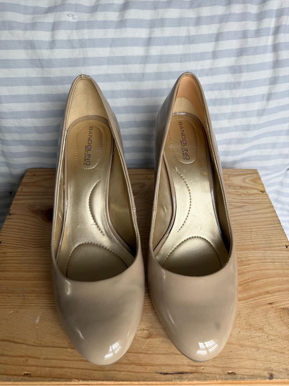 Bandolino Beige Patent Round-Toe Pumps